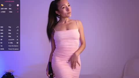 Jade Paris online show from November 4, 6:57 pm