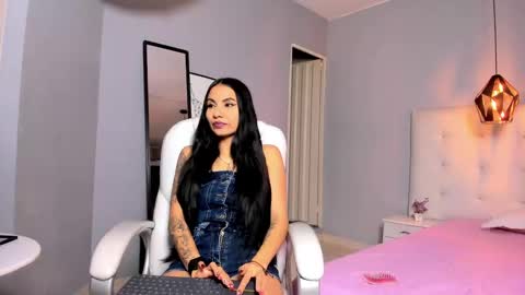 karlla scarlet online show from December 15, 2:30 am