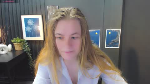 Jade online show from October 12, 1:35 pm