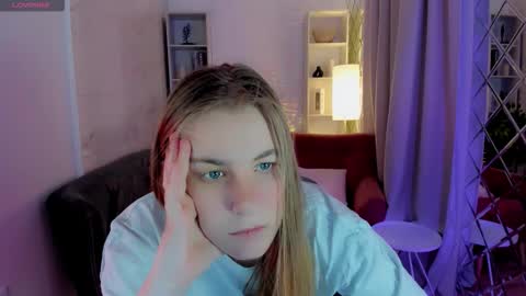 Jade online show from December 3, 9:28 pm