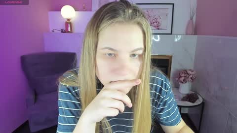 Jade online show from January 11, 1:32 pm