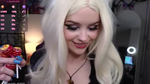 Snapshot of jadebunnie chatting on February 25, 3:42 am Bunnie Jade online show from February 25, 3:42 am
