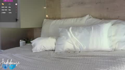 Jade online show from April 10, 8:20 am