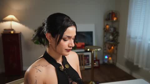 Snapshot of jadeperez_ chatting on January 7, 11:24 pm Jade online show from January 7, 11:24 pm
