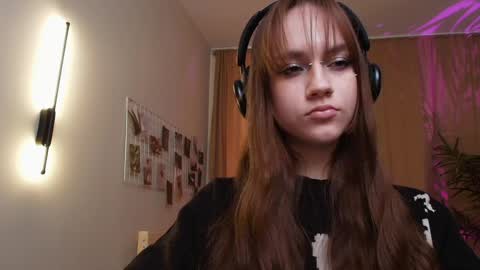 jamie_chung online show from April 8, 4:47 am