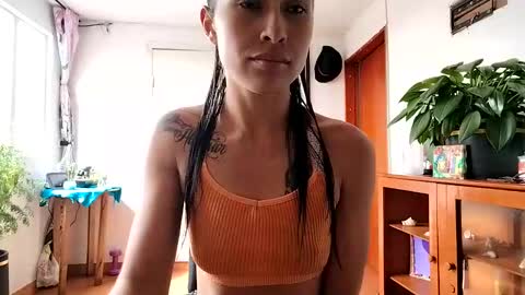 janariivera1 online show from September 19, 7:24 pm