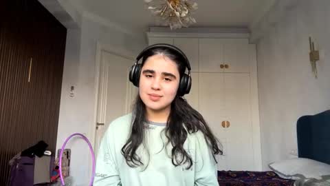 Isabella online show from November 19, 6:24 am