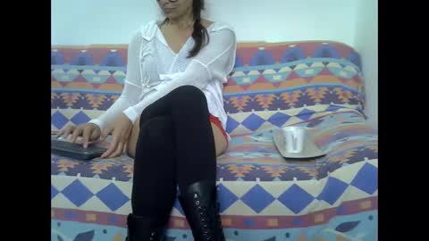 Snapshot of janehotmilf chatting on January 22, 7:25 am janehotmilf online show from January 22, 7:25 am