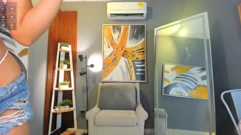 Janinne  online show from January 16, 10:55 am