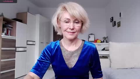 Snapshot of jasmin18v chatting on February 9, 1:25 pm Jasmin room for people 40 online show from February 9, 1:25 pm