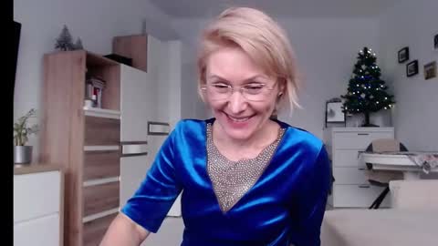 Snapshot of jasmin18v chatting on January 5, 2:08 pm Jasmin room for people 40 online show from January 5, 2:08 pm