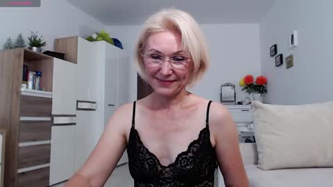 Snapshot of jasmin18v chatting on September 21, 1:32 pm Jasmin room for people 40 online show from September 21, 1:32 pm