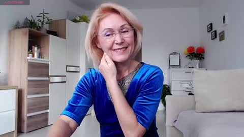 Snapshot of jasmin18v chatting on October 16, 1:47 pm Jasmin room for people 40 online show from October 16, 1:47 pm