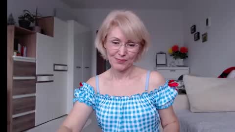 Snapshot of jasmin18v chatting on February 27, 1:49 pm Jasmin room for people 40 online show from February 27, 1:49 pm