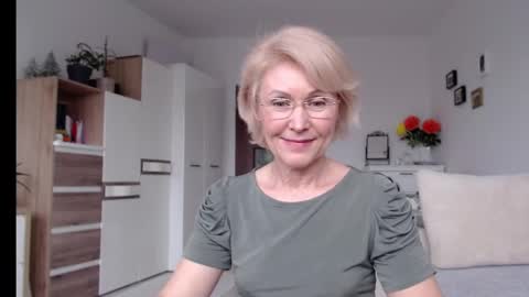 Snapshot of jasmin18v chatting on February 25, 1:32 pm Jasmin room for people 40 online show from February 25, 1:32 pm