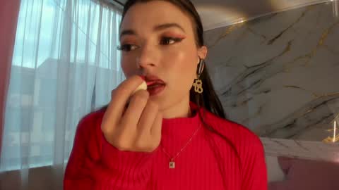 Jas online show from December 21, 2:15 pm