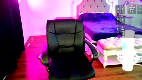 Snapshot of jasminewinters chatting on October 16, 7:11 am Jasmine Winters online show from October 16, 7:11 am