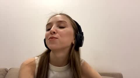 Isabella Rose online show from March 3, 2:12 pm