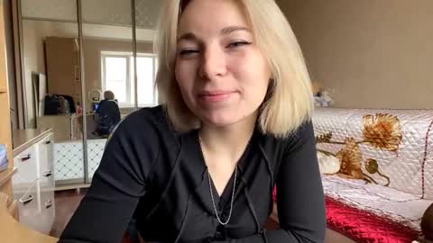 Snapshot of jaynafriess chatting on October 18, 8:17 am Mira online show from October 18, 8:17 am