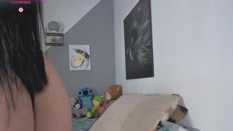 Snapshot of jazmin_002 chatting on October 22, 2:05 am JAZMIN online show from October 22, 2:05 am