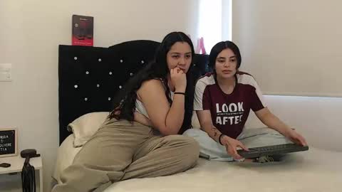 Snapshot of jazmin_dharius chatting on February 14, 7:12 pm Jazmin and Scarlett online show from February 14, 7:12 pm