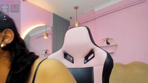 Snapshot of jazmin_ebony chatting on September 23, 10:24 am jazmin online show from September 23, 10:24 am