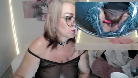 Snapshot of jazmin_ross chatting on October 3, 4:50 am jazmin online show from October 3, 4:50 am