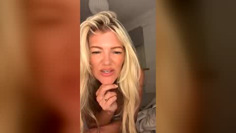 jazzypink86 online show from July 18, 10:01 pm