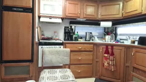 JCcurves online show from April 8, 10:34 pm