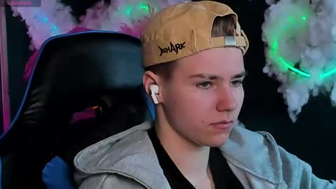 jean_wilsons online show from April 22, 11:07 am