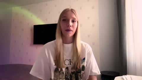 jeanmariemolsan online show from June 13, 8:34 am