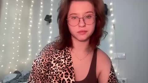 Snapshot of jelly_gum chatting on December 8, 9:02 am Inna online show from December 8, 9:02 am