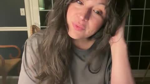 Jelli online show from November 19, 10:37 am