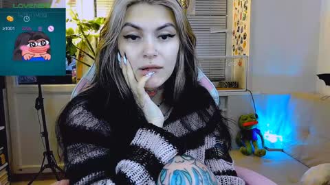 Snapshot of jelyaa chatting on December 2, 11:33 am Jelya online show from December 2, 11:33 am