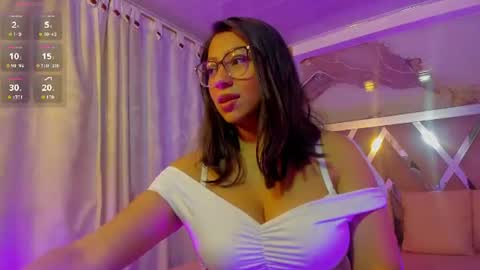 jenaye_tay online show from July 29, 11:43 am