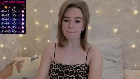 Snapshot of jeniferji chatting on December 6, 8:48 am EvaSileZ online show from December 6, 8:48 am