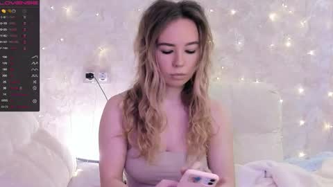 Snapshot of jeniferji chatting on September 17, 8:12 am EvaSileZ online show from September 17, 8:12 am