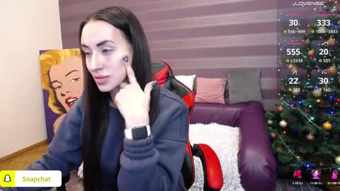 Snapshot of jeniferstone chatting on January 5, 6:46 am Kira online show from January 5, 6:46 am