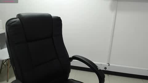 jenn online show from November 25, 10:32 pm