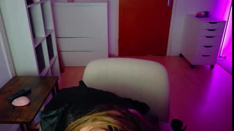 Snapshot of jenna_sxy19 chatting on October 15, 5:26 pm jennasxy19 online show from October 15, 5:26 pm