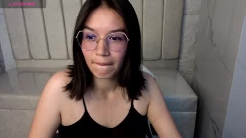 Snapshot of jenna_tx chatting on October 13, 1:03 pm Online 800 to 1400 online show from October 13, 1:03 pm