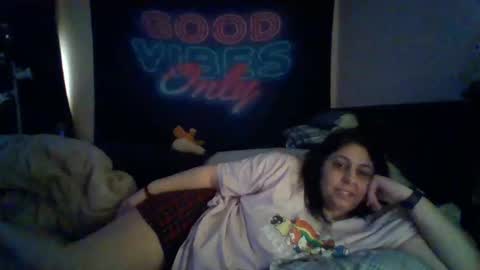 Snapshot of jennabrady chatting on January 24, 3:45 pm Dragon Queen. Be my Dragon -- and online show from January 24, 3:45 pm