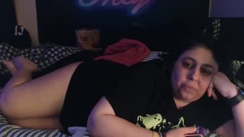 Snapshot of jennabrady chatting on October 18, 2:03 am Dragon Queen. Be my Dragon -- and online show from October 18, 2:03 am