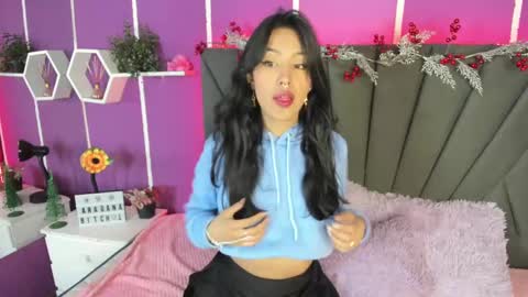 Snapshot of jenner_mills chatting on December 20, 4:42 am Jenner online show from December 20, 4:42 am