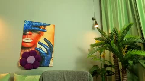 jenniferreys online show from April 2, 5:49 am