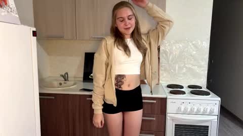 Snapshot of jennimarquis chatting on October 13, 2:20 pm Emilia online show from October 13, 2:20 pm