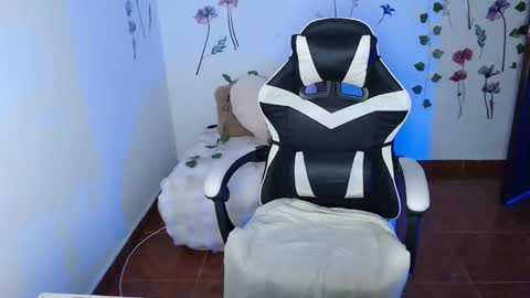 jenny__666 online show from December 3, 11:18 pm