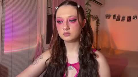 Jennifer Jenny Darling   online show from July 4, 7:32 pm