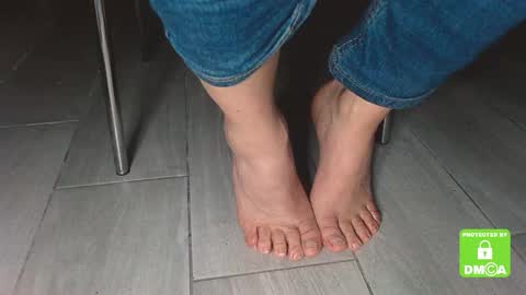 Snapshot of jenny_fighterfeet chatting on February 20, 2:13 pm Jenny online show from February 20, 2:13 pm
