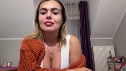 Snapshot of jenny_play1 chatting on October 8, 8:07 am Jenny online show from October 8, 8:07 am